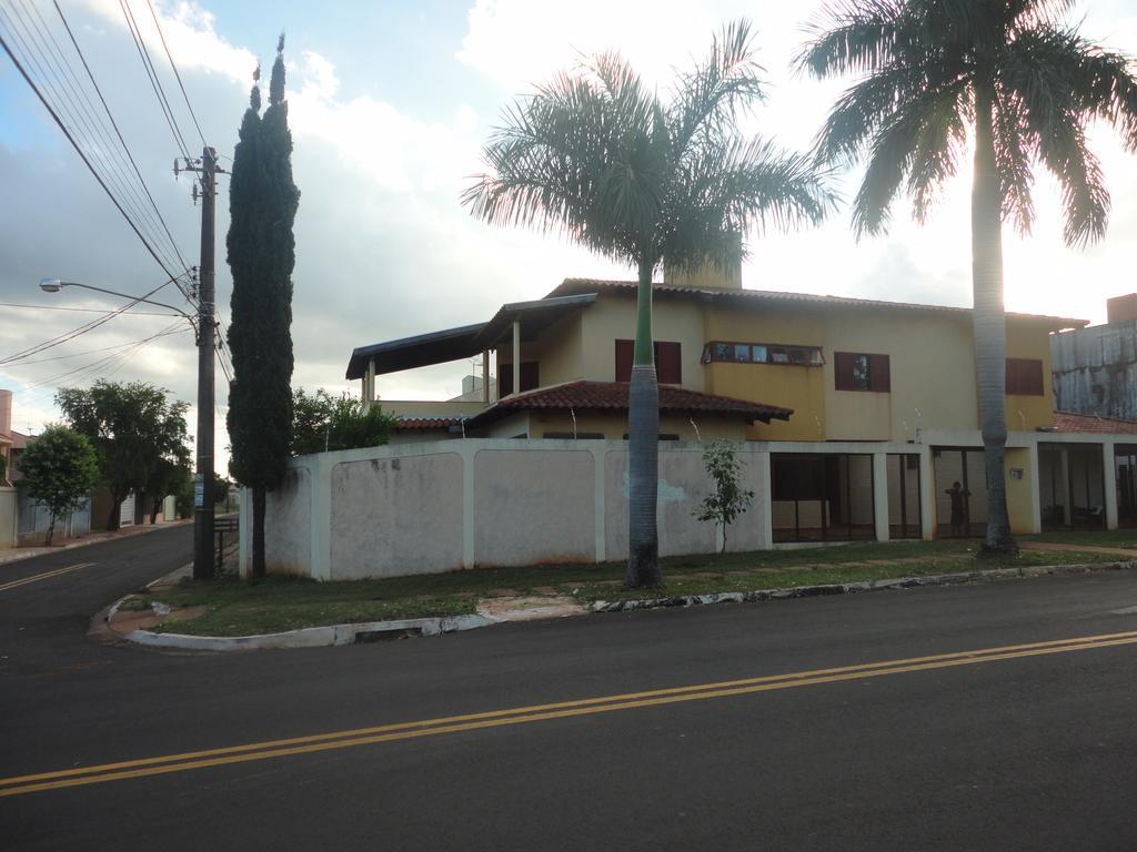 Hostel Casa Amarela Campo Grande  Exterior photo