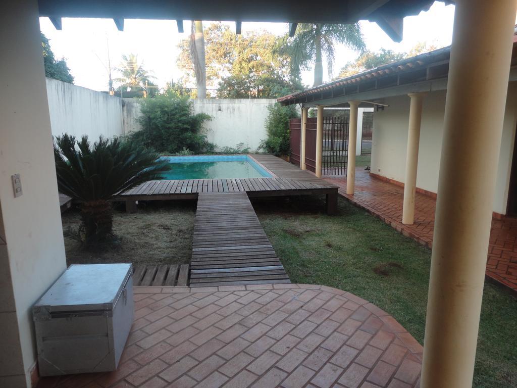 Hostel Casa Amarela Campo Grande  Exterior photo